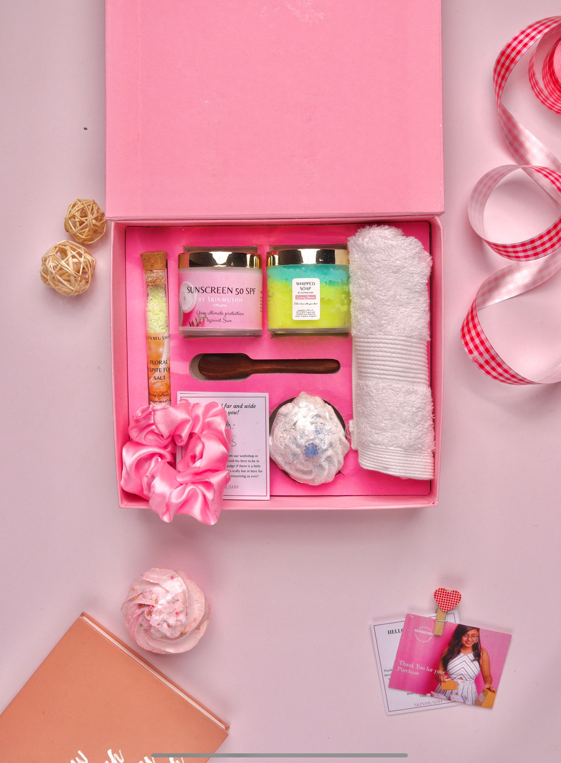 Cosmetic and Spa Hampers Online with Free Shipping from FNP